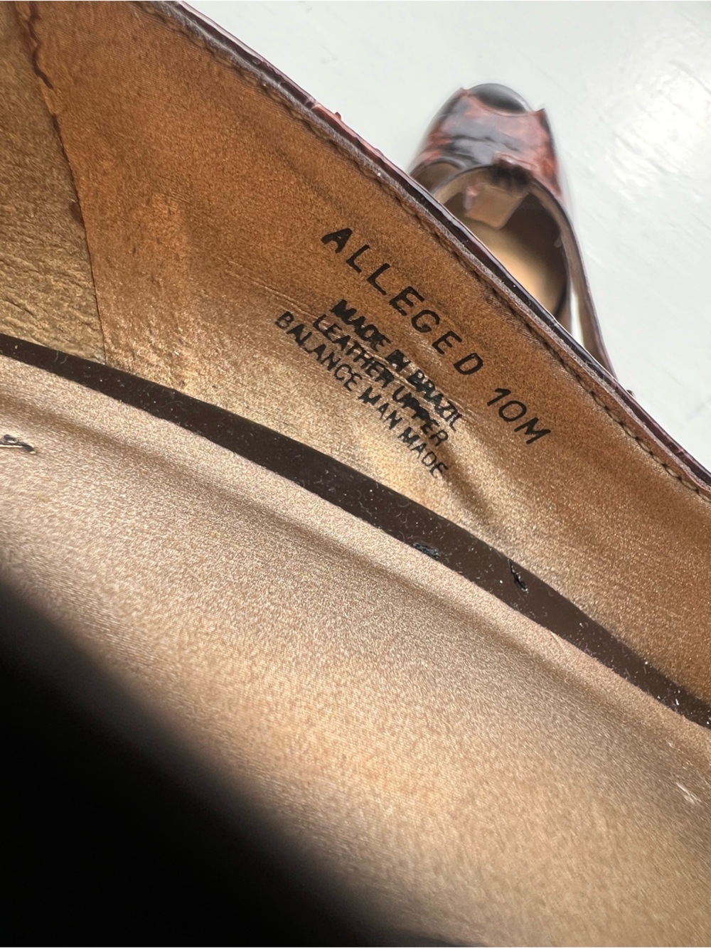 Carlos Santana Alleged T-Strap Platform Heels, 10 - Picture 6 of 9